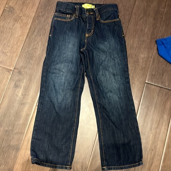 Size 5T bundle- old navy jeans and minion long sleeve shirt​​​ - Picture 3 of 6